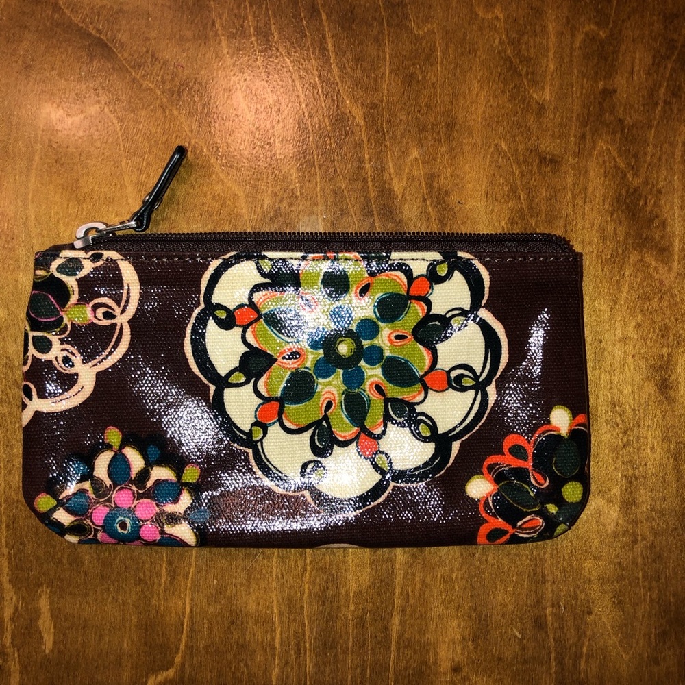 Fossil pouch